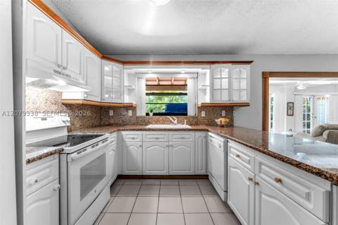 13706 SW 14th St, Miami FL - photo 7 of 25
