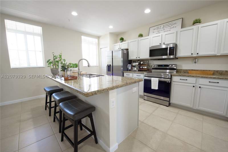3 bedroom Townhouse at 27533 SW 139th Psge, Mandarin Lakes, Homestead — photo 3
