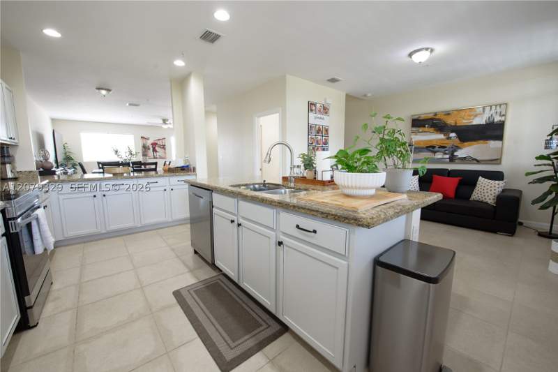 3 bedroom Townhouse at 27533 SW 139th Psge, Mandarin Lakes, Homestead — photo 5