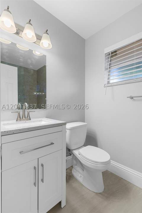 886 NE 214th Ln 4, Miami FL - photo 10 of 20
