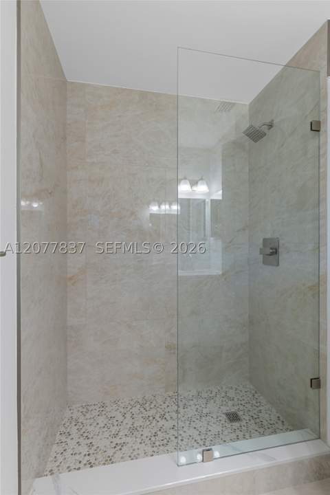 886 NE 214th Ln 4, Miami FL - photo 11 of 20