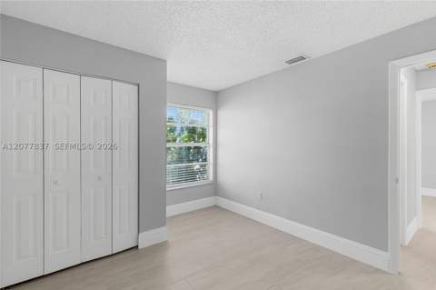 886 NE 214th Ln 4, Miami FL - photo 13 of 20