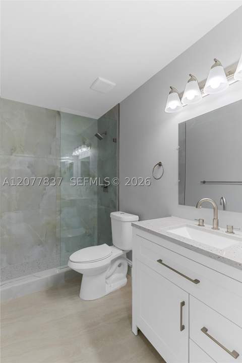 886 NE 214th Ln 4, Miami FL - photo 14 of 20