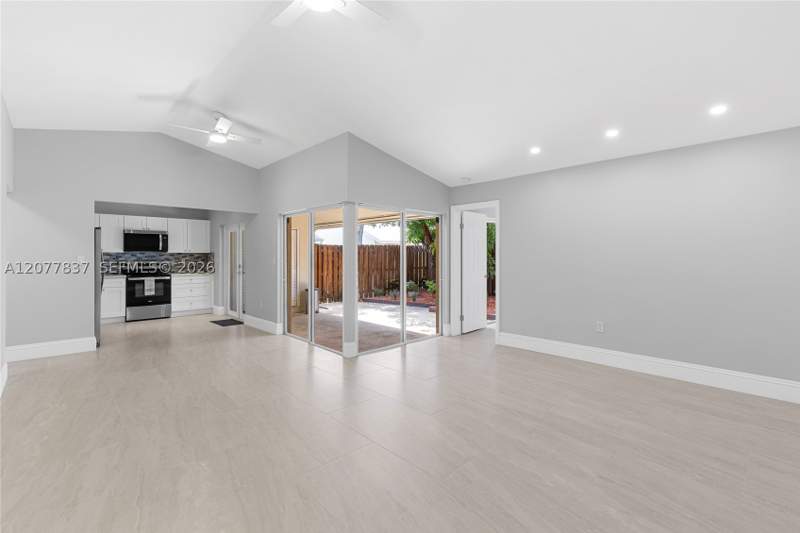3 bedroom Condominium at 886 NE 214th Ln 4, Sierra Ridge Condo A, Miami — photo 3