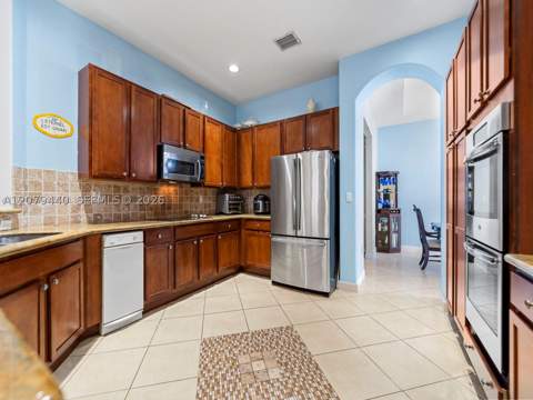 19385 SW 79th Ct, Cutler Bay FL - photo 11 of 64