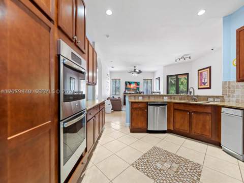 19385 SW 79th Ct, Cutler Bay FL - photo 12 of 64
