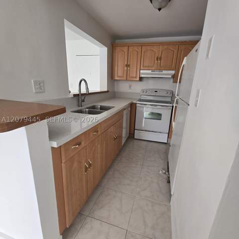 9678 Fontainebleau Blvd 111, Miami FL - photo 17 of 21