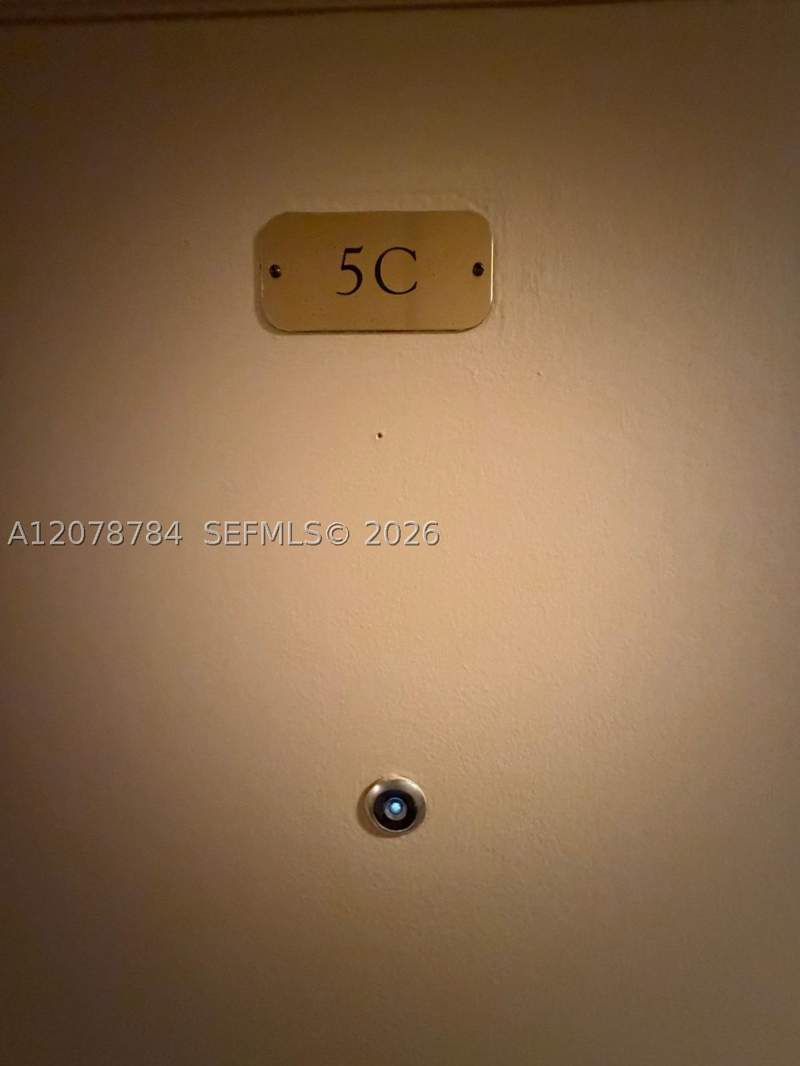 2 bedroom Condominium at 77 Crandon Blvd 5C, The Palms Of Key Biscayne, Key Biscayne — photo 4