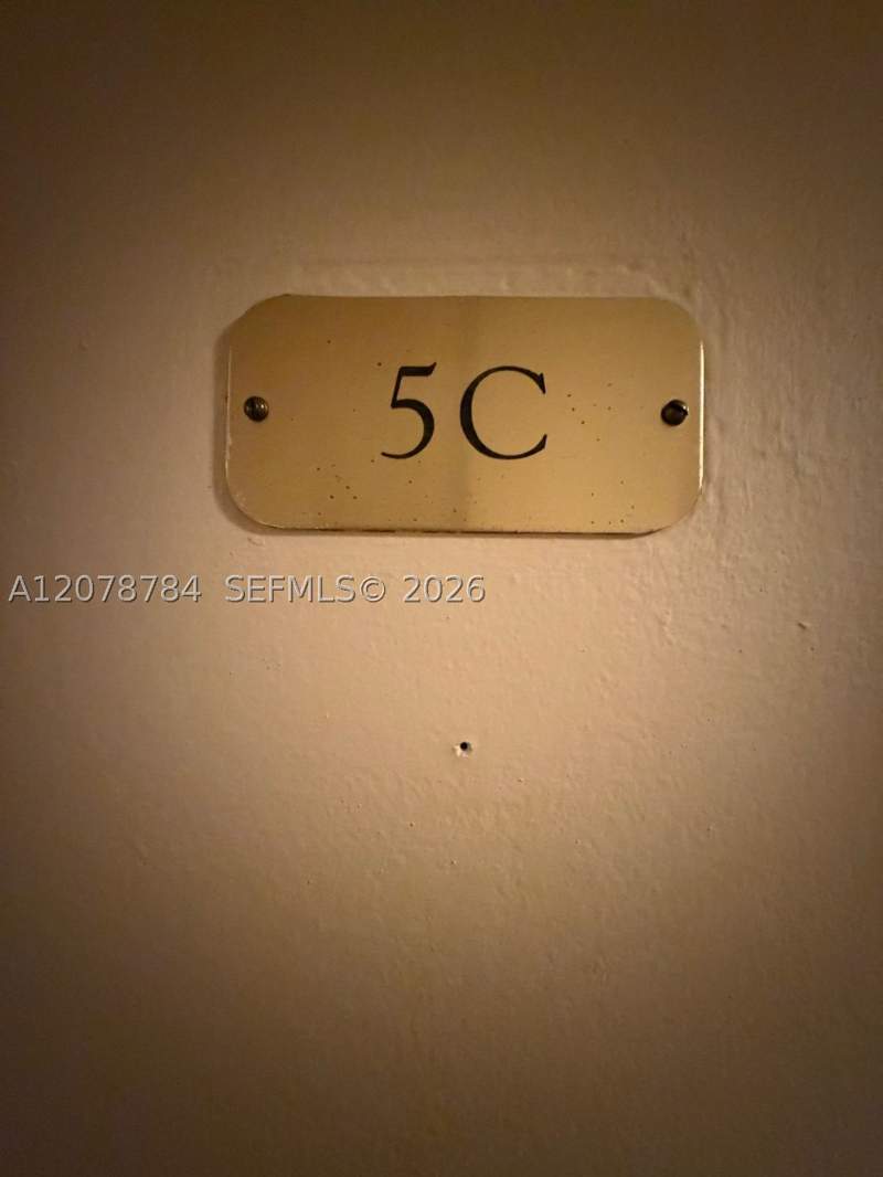 2 bedroom Condominium at 77 Crandon Blvd 5C, The Palms Of Key Biscayne, Key Biscayne — photo 5