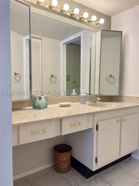 1901 Brickell Ave B506, Miami FL - photo 10 of 44