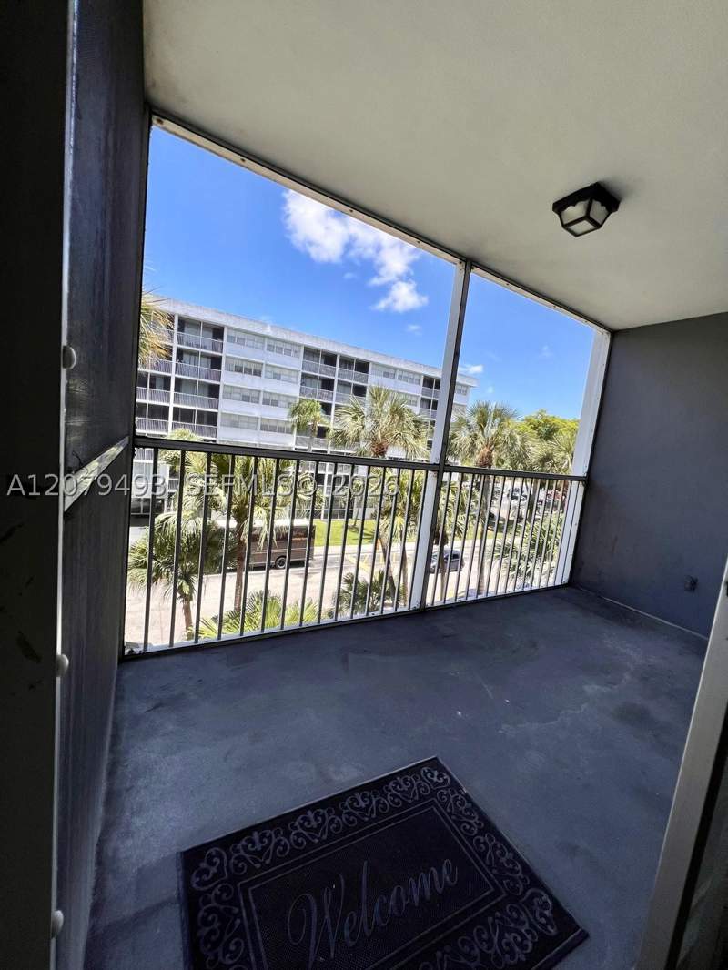 1 bedroom Condominium at 700 NW 214th St 411, Ellington At County Line, Miami Gardens — photo 5