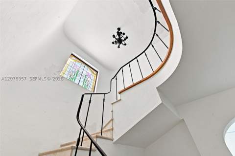 5680 Pine Tree Dr, Miami Beach FL - photo 14 of 32