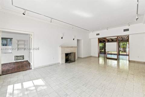 5680 Pine Tree Dr, Miami Beach FL - photo 8 of 32