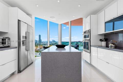 300 S Pointe Dr 2005, Miami Beach FL - photo 16 of 19