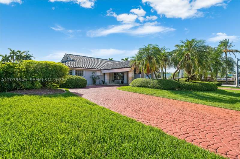 4 bedroom SingleFamilyResidence at 590 NW 132nd Ave, Superior Homes Sec 6, Miami — photo 5