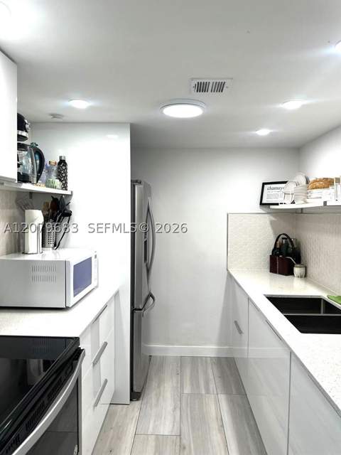 1000 West Ave Ph27, Miami Beach FL - photo 8 of 39