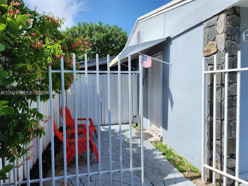 4 bedroom SingleFamilyResidence at 6847 SW 13th St, Tamiami City Revised, Miami — photo 5