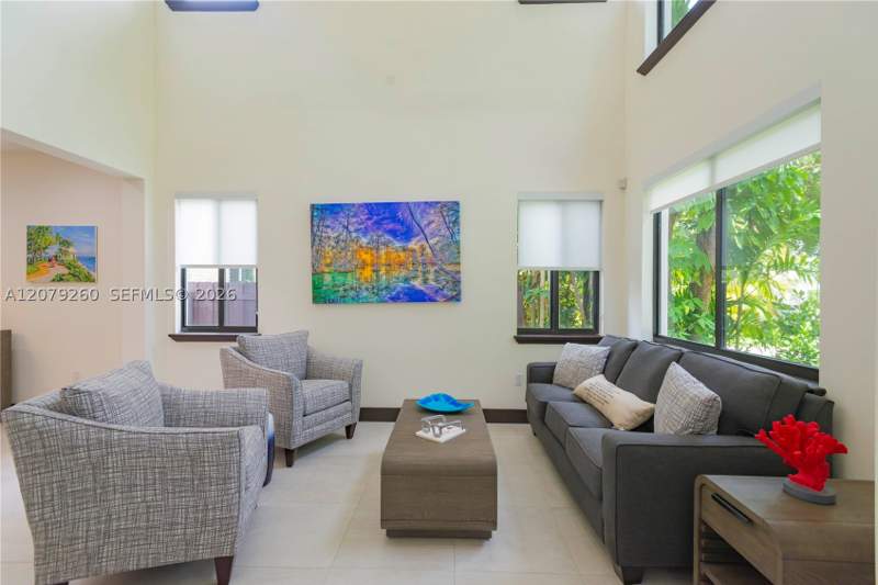 4 bedroom SingleFamilyResidence at 5778 SW 33rd St, Schenley Park, Miami — photo 4