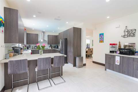 5778 SW 33rd St, Miami FL - photo 9 of 22