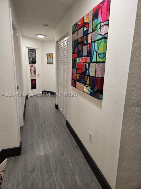 11464 NW 50th Ter, Doral FL - photo 10 of 26