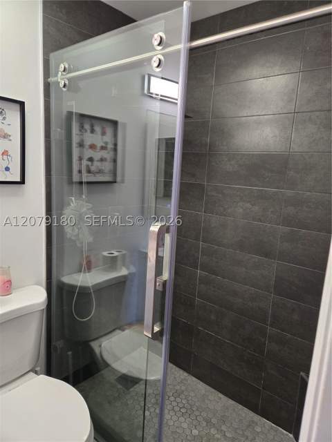 11464 NW 50th Ter, Doral FL - photo 18 of 26