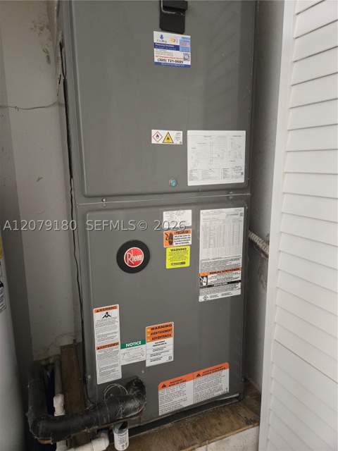 11464 NW 50th Ter, Doral FL - photo 21 of 26