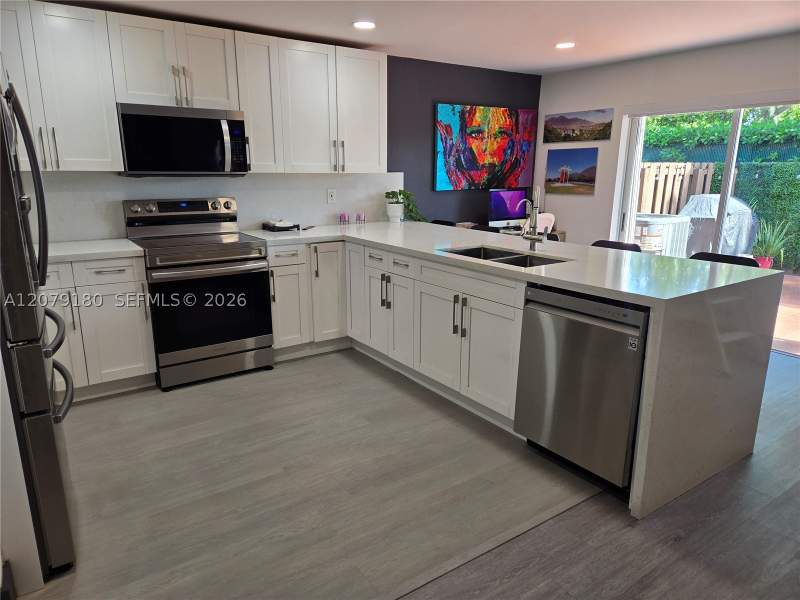 4 bedroom Townhouse at 11464 NW 50th Ter, Doral Landings Townhomes, Doral — photo 3