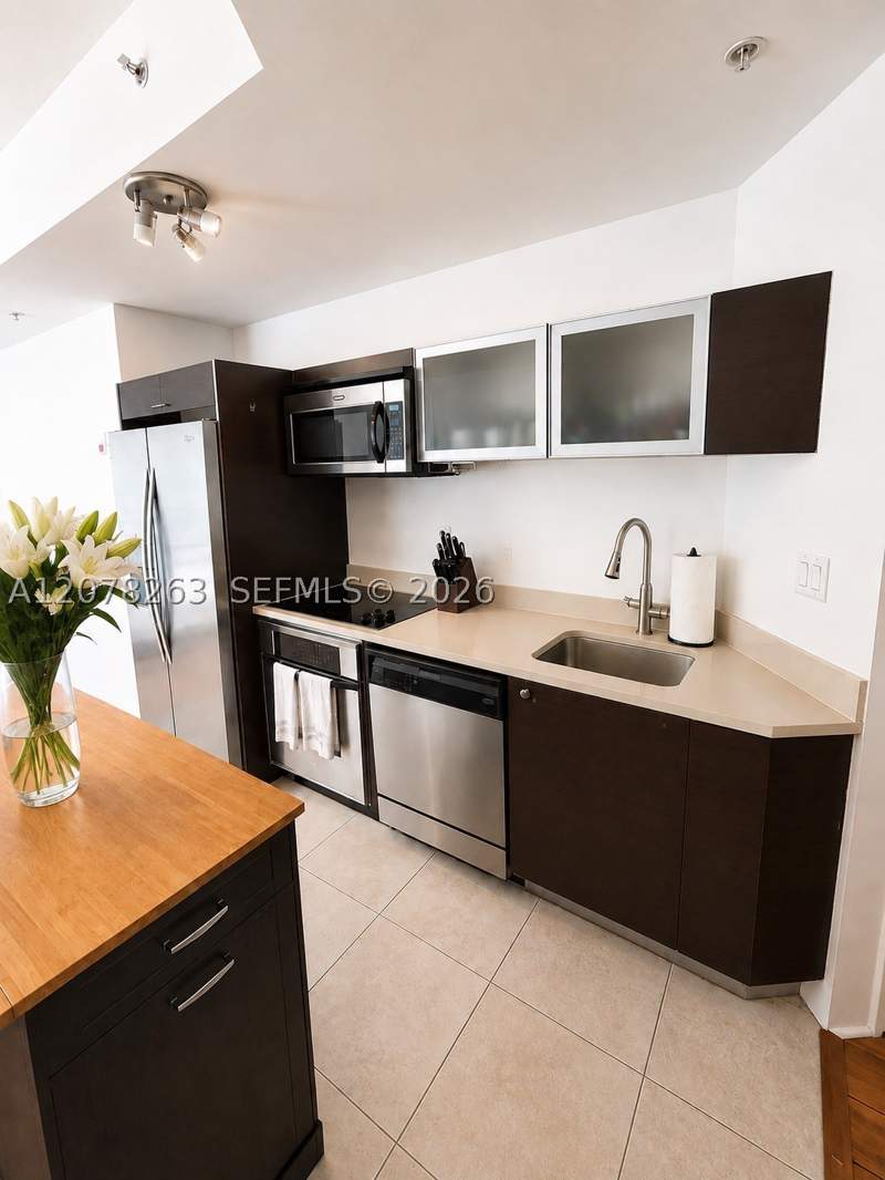 0 bedroom Condominium at 1900 N Bayshore Dr 3005, Quantum On The Bay Condo, Miami — photo 3