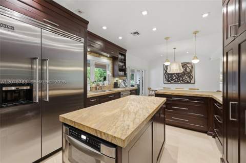 571 S Mashta Dr, Key Biscayne FL - photo 10 of 34