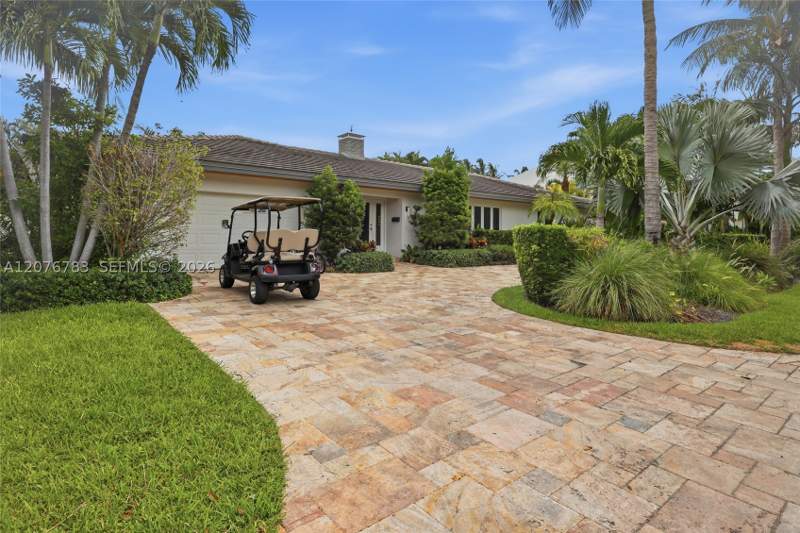 4 bedroom SingleFamilyResidence at 571 S Mashta Dr, Mashta Island A Replat Of, Key Biscayne — photo 2