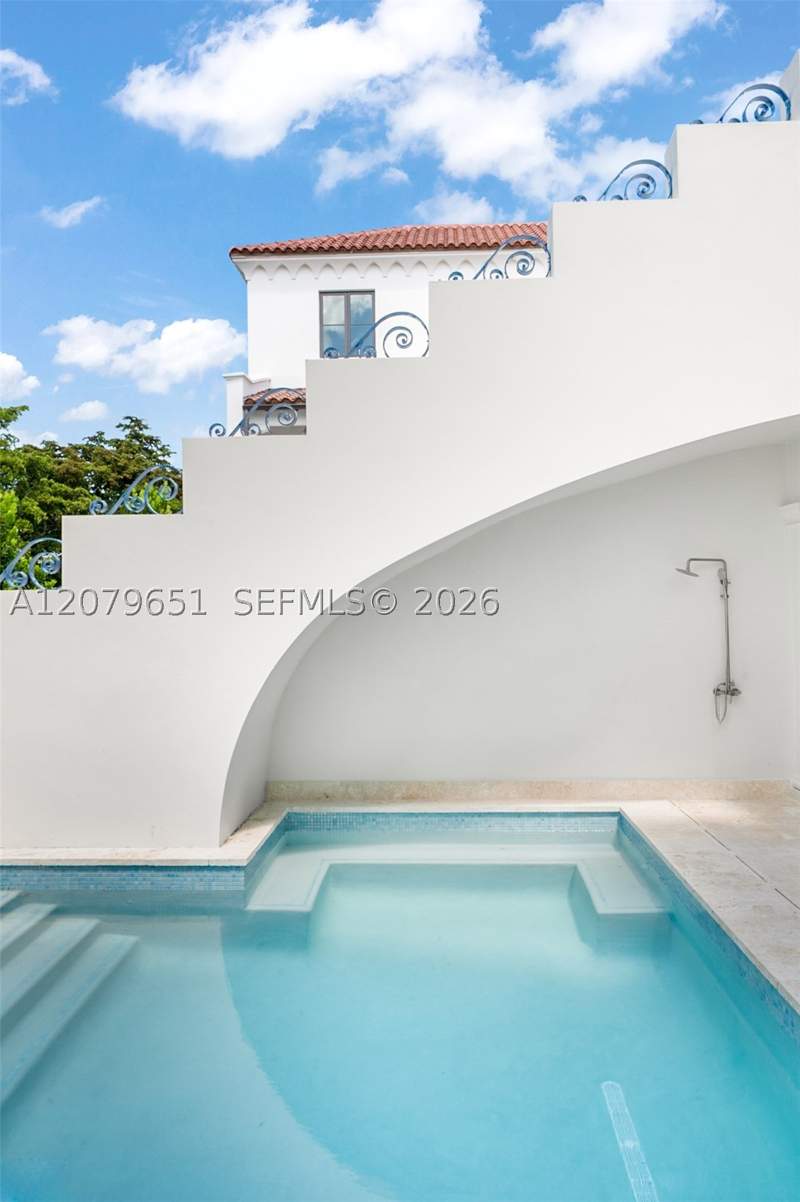 3 bedroom Villa at 550 Malaga Ave Villa 1, Coral Gables Biltmore Sec, Coral Gables — photo 4