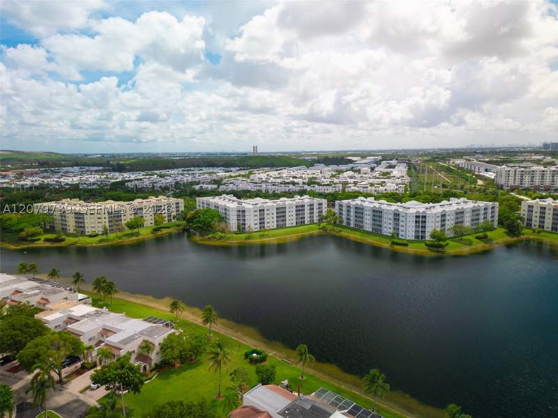 3 bedroom Condominium at 10750 NW 66th St 102, Captiva Condo B, Doral — photo 3