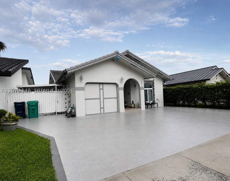 4 bedroom SingleFamilyResidence at 4939 SW 143rd Ave, Bird Lakes South Sec 4, Miami — photo 3