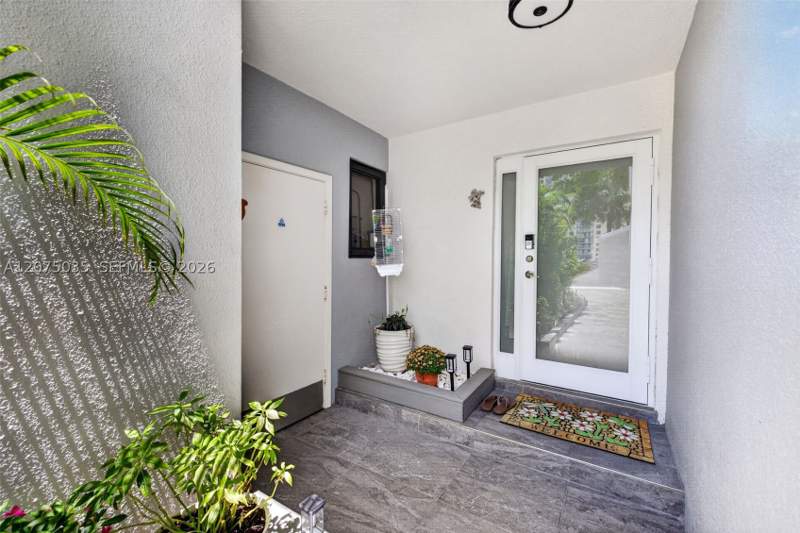 3 bedroom Condominium at 203 Poinciana Dr 103, Poinciana Is Yt & Rcq Clu, Sunny Isles Beach — photo 4