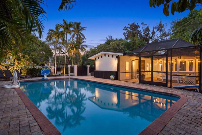 6 bedroom SingleFamilyResidence at 19860 NE 24th Ct, Enchanted Lake, Miami — photo 2