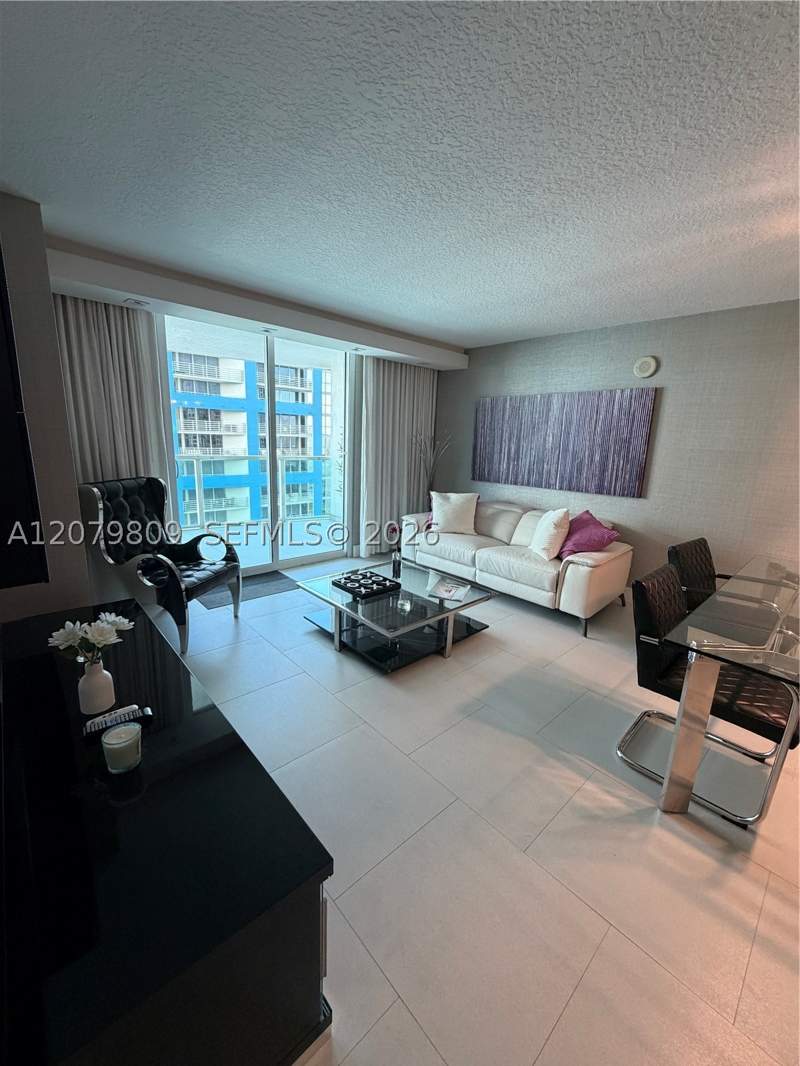 1 bedroom Condominium at 2101 Brickell Ave 1104, Skyline On Brickell Condo, Miami — photo 2