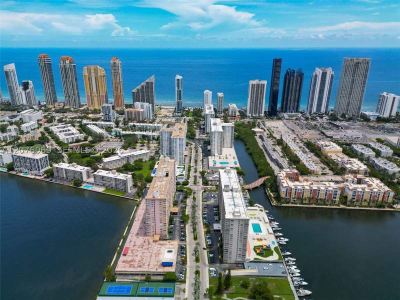 3 bedroom Condominium at 250 174th St 2304, Winston Towers 100 Condo, Sunny Isles Beach — photo 3