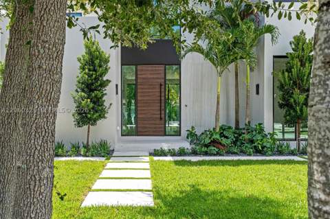 970 NE 92nd St, Miami Shores FL - photo 6 of 102