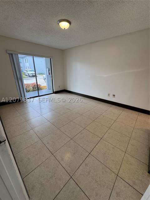 18224 Mediterranean Blvd 2-17, Miami FL - photo 9 of 27
