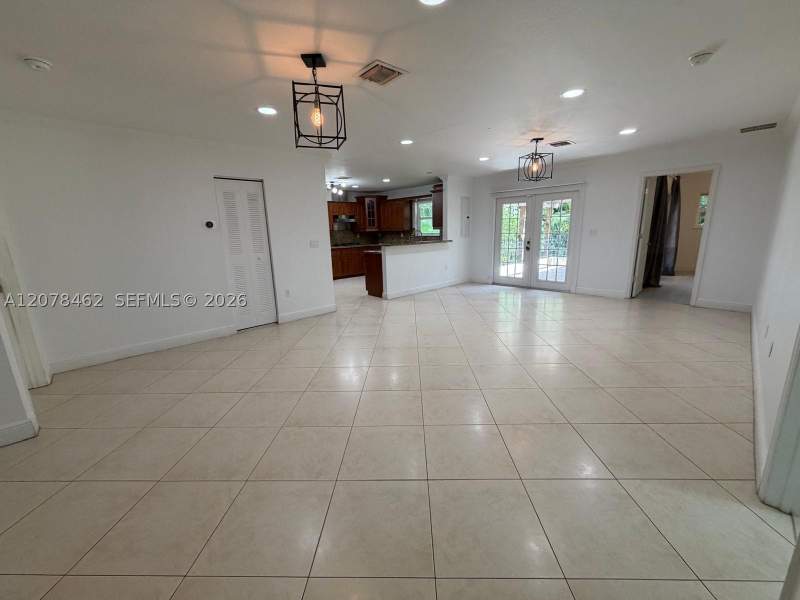 4 bedroom SingleFamilyResidence at 250 NE 87th St, Sherwood Forest, El Portal — photo 3