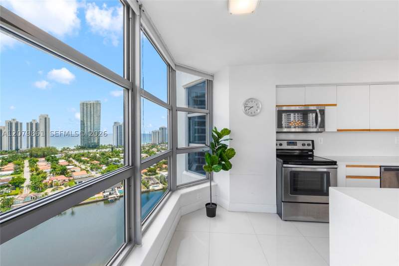 2 bedroom Condominium at 19101 NE 36th Ct 2607, Mystic Pointe Condo No Th, Aventura — photo 4