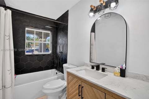 18569 SW 89th Pl, Cutler Bay FL - photo 15 of 38