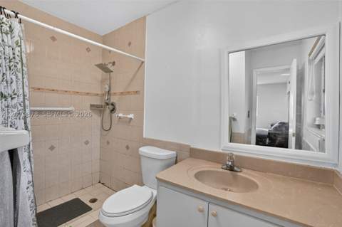 18569 SW 89th Pl, Cutler Bay FL - photo 22 of 38