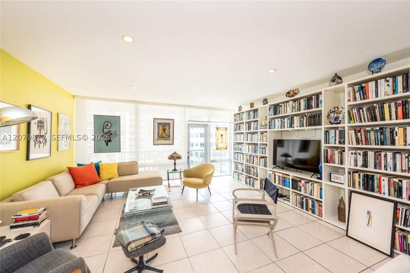 2 bedroom Condominium at 1408 Brickell Bay Dr 1215, Brickell Bay Tower Condo, Miami — photo 2