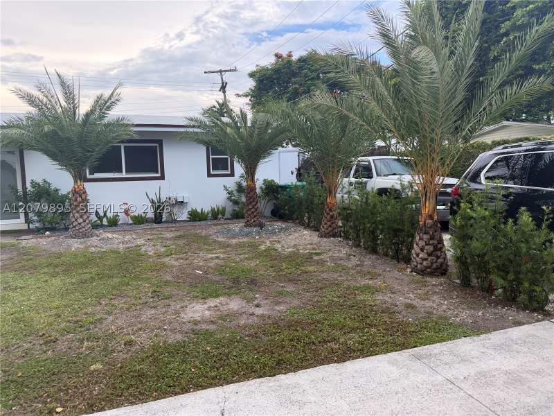 4 bedroom SingleFamilyResidence at 10411 SW sw 51st St, Heftler Homes Sec 3, Miami — photo 2