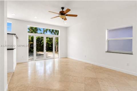 10916 NW 58th Ter, Doral FL - photo 11 of 41