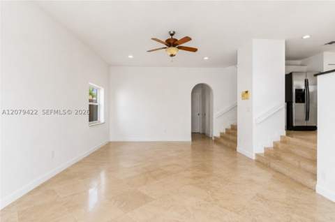10916 NW 58th Ter, Doral FL - photo 13 of 41