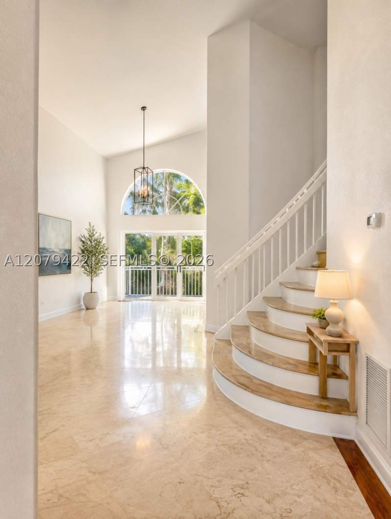 4 bedroom SingleFamilyResidence at 10916 NW 58th Ter, Doral Isles-Antilles, Doral — photo 2