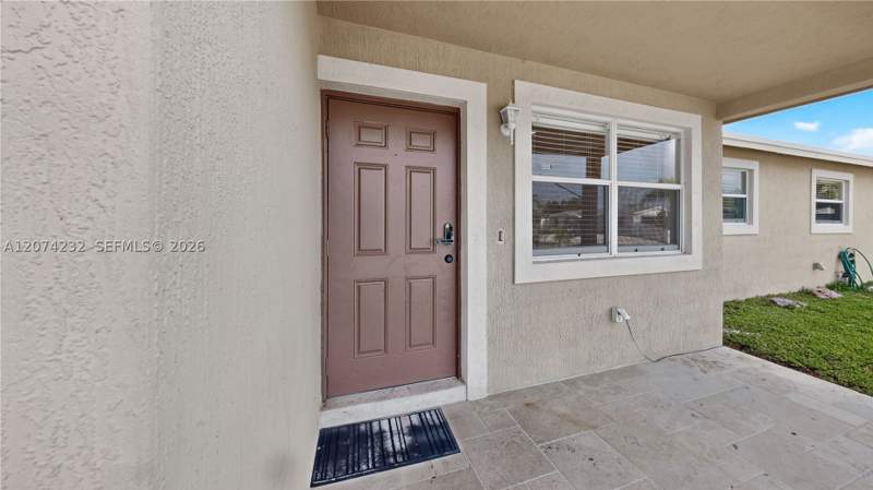 4 bedroom SingleFamilyResidence at 26201 SW 125th Ave, Meadow Woodmanor Sec 2, Homestead — photo 4