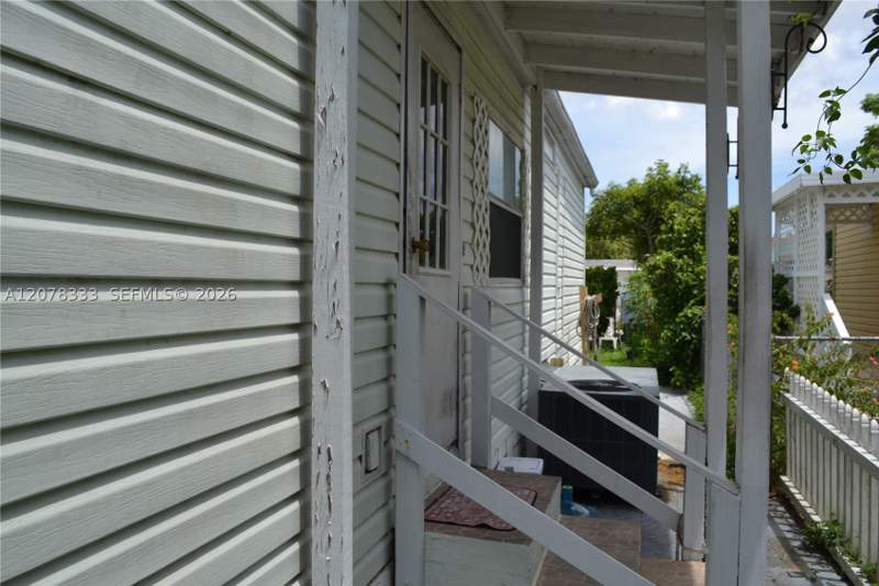 2 bedroom MobileHome at 19800 SW 180 Ave #584, Americana Village Condo, Miami — photo 2